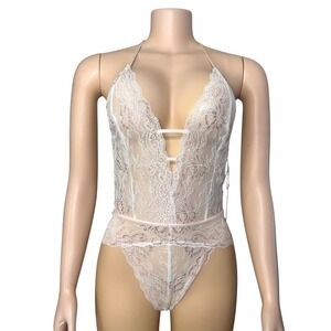In Bloom by Jonquil‎ Lace Halter Plunging V-Neck Teddy Size Medium Off White